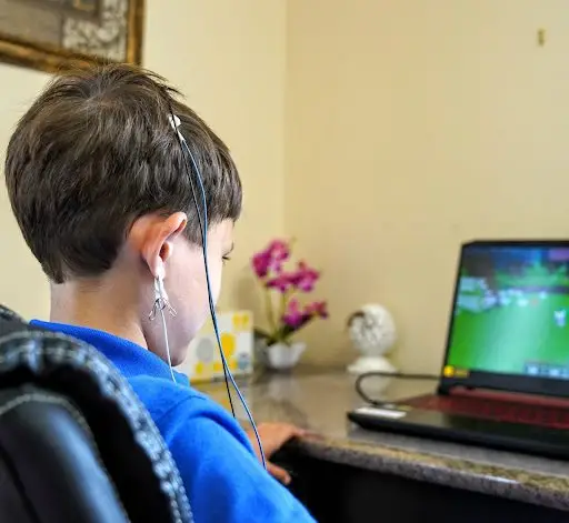 dr. roseann-boy-neurofeedback