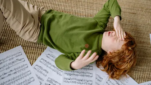 Help your child overcome brain fog and think clearly again. Discover simple, science-backed ways to boost focus, energy, and calm.