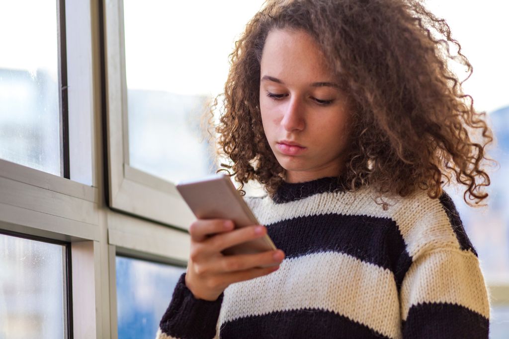 Screen Time Addiction Why Dysregulated Kids Use It to Cope